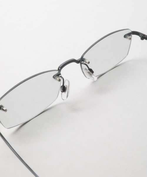 B.I.D.(ビーアイディー)の「《スクエアリムレス カラーレンズサングラス》(サングラス・メンズ・クリア/ライトブラウン/ライトグレー/ライトパープル・FREE)」の11枚目の写真