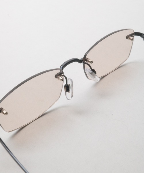 B.I.D.(ビーアイディー)の「《スクエアリムレス カラーレンズサングラス》(サングラス・メンズ・クリア/ライトブラウン/ライトグレー/ライトパープル・FREE)」の7枚目の写真