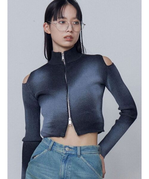 EMODA(エモダ)の「カットウォッシュドプレーティングジップニット(ニット/セーター・レディース・ブラック/ベージュ/ピンク・FREE)」の8枚目の写真