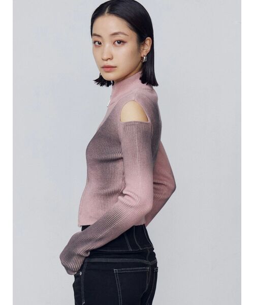 EMODA(エモダ)の「カットウォッシュドプレーティングジップニット(ニット/セーター・レディース・ブラック/ベージュ/ピンク・FREE)」の18枚目の写真