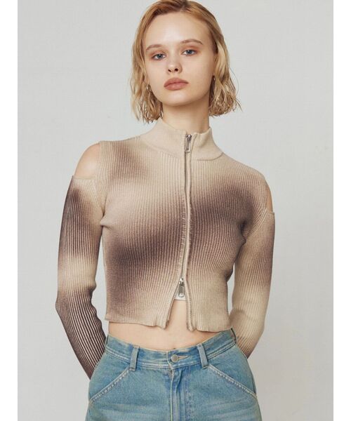 EMODA(エモダ)の「カットウォッシュドプレーティングジップニット(ニット/セーター・レディース・ブラック/ベージュ/ピンク・FREE)」の21枚目の写真