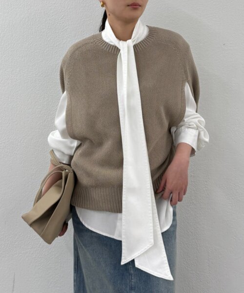LOUNGEDRESS（ラウンジドレス）の「ギマ鹿子ポンチョニットベスト（ベスト・レディース・ネイビー/ベージュ・FREE）」の5枚目の写真