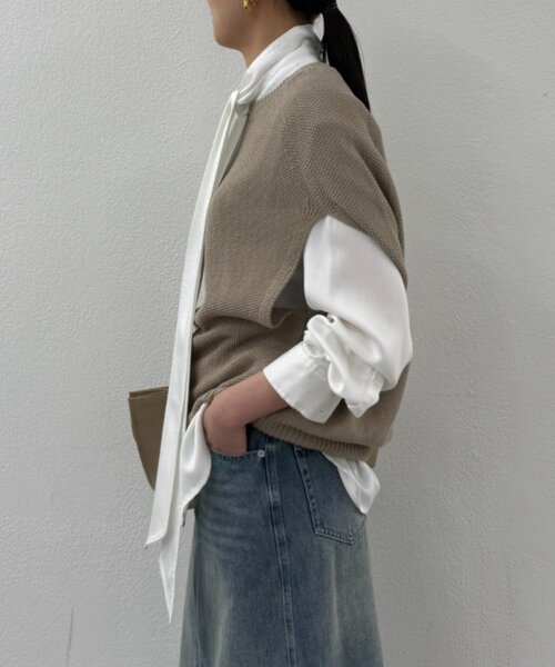 LOUNGEDRESS（ラウンジドレス）の「ギマ鹿子ポンチョニットベスト（ベスト・レディース・ネイビー/ベージュ・FREE）」の7枚目の写真