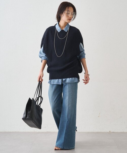 LOUNGEDRESS（ラウンジドレス）の「ギマ鹿子ポンチョニットベスト（ベスト・レディース・ネイビー/ベージュ・FREE）」の11枚目の写真