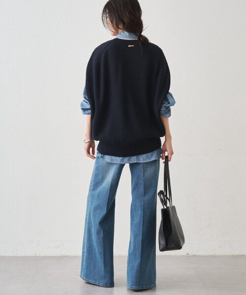 LOUNGEDRESS（ラウンジドレス）の「ギマ鹿子ポンチョニットベスト（ベスト・レディース・ネイビー/ベージュ・FREE）」の13枚目の写真