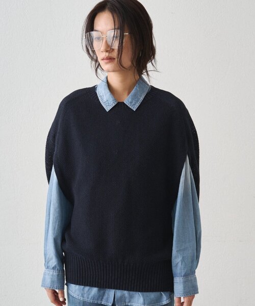 LOUNGEDRESS（ラウンジドレス）の「ギマ鹿子ポンチョニットベスト（ベスト・レディース・ネイビー/ベージュ・FREE）」の20枚目の写真