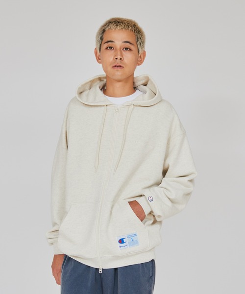 Champion(チャンピオン)の「【Champion/チャンピオン】メンズ アクションスタイル ジップフーデッドスウェットシャツ(パーカー・メンズ・ブラック/グレー/オートミール・MEDIUM/X-LARGE/LARGE)」の1枚目の写真