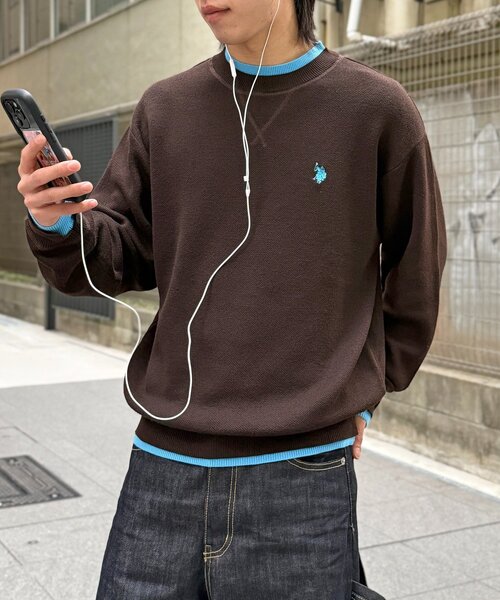 U.S. POLO ASSN.（ユーエスポロアッスン）の「【U.S. POLO ASSN.】配色レイヤークルーニット（ニット/セーター・レディース・ブラウン/ネイビー/アイボリー/チャコールグレー/グレー・SMALL/MEDIUM/LARGE）」の2枚目の写真