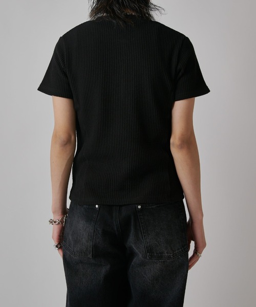 Lui's（ルイス）の「SURJENT　ワッフルヘンリーネックTシャツ（Tシャツ/カットソー・メンズ・チャコールグレー/ブラック・1/2）」の6枚目の写真