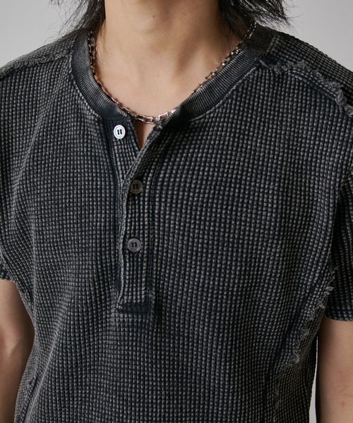 Lui's（ルイス）の「SURJENT　ワッフルヘンリーネックTシャツ（Tシャツ/カットソー・メンズ・チャコールグレー/ブラック・1/2）」の15枚目の写真