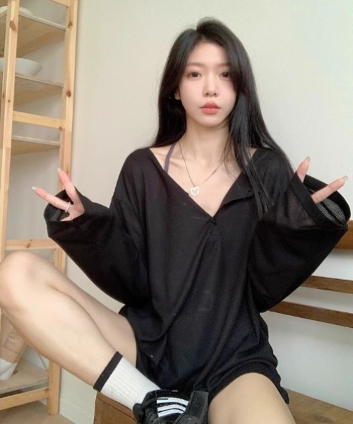 yuue' ( wear )(ユーイ)の「オーバーサイズヘンリーネックゆるロングTシャツ(Tシャツ/カットソー・レディース・ホワイト/ブラック/グレー・FREE)」の12枚目の写真