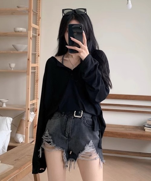 yuue' ( wear )(ユーイ)の「オーバーサイズヘンリーネックゆるロングTシャツ(Tシャツ/カットソー・レディース・ホワイト/ブラック/グレー・FREE)」の14枚目の写真