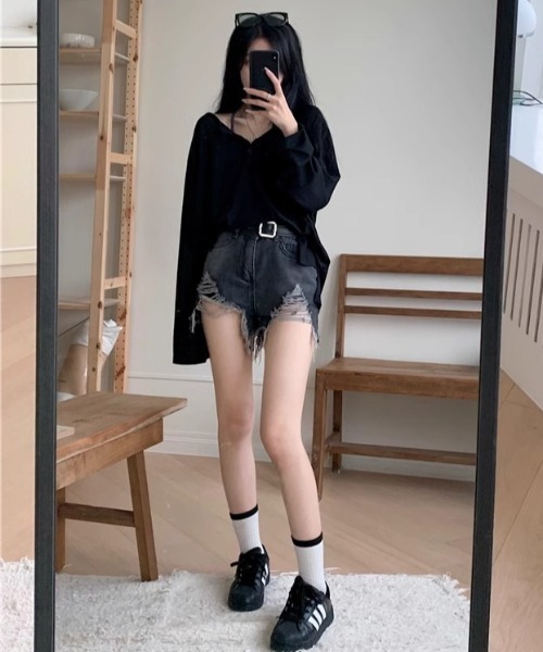 yuue' ( wear )(ユーイ)の「オーバーサイズヘンリーネックゆるロングTシャツ(Tシャツ/カットソー・レディース・ホワイト/ブラック/グレー・FREE)」の15枚目の写真