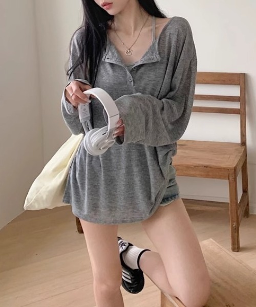 yuue' ( wear )(ユーイ)の「オーバーサイズヘンリーネックゆるロングTシャツ(Tシャツ/カットソー・レディース・ホワイト/ブラック/グレー・FREE)」の7枚目の写真