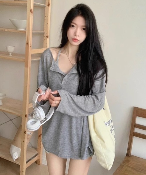 yuue' ( wear )(ユーイ)の「オーバーサイズヘンリーネックゆるロングTシャツ(Tシャツ/カットソー・レディース・ホワイト/ブラック/グレー・FREE)」の10枚目の写真