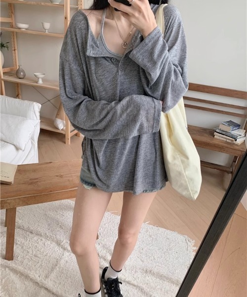 yuue' ( wear )(ユーイ)の「オーバーサイズヘンリーネックゆるロングTシャツ(Tシャツ/カットソー・レディース・ホワイト/ブラック/グレー・FREE)」の4枚目の写真