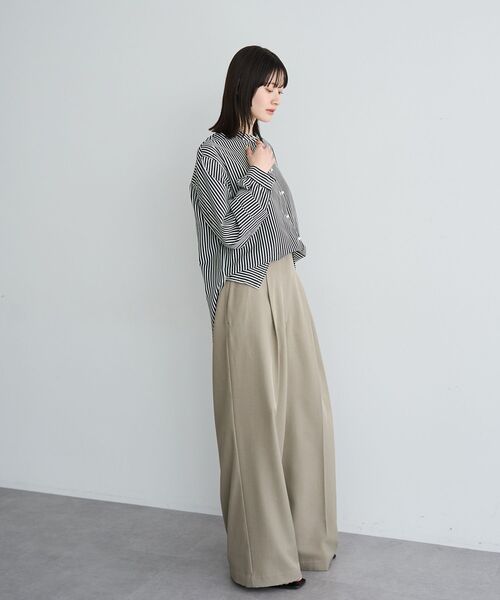 YECCA VECCA（イェッカヴェッカ）の「タックワイドパンツ（その他パンツ・レディース・ネイビー/ピンク/グレイッシュベージュ・S/M/M-L）」の16枚目の写真
