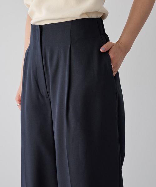 YECCA VECCA（イェッカヴェッカ）の「タックワイドパンツ（その他パンツ・レディース・ネイビー/ピンク/グレイッシュベージュ・S/M/M-L）」の17枚目の写真