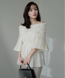 anuans（アニュアンス）の「オフショルダープリーツチュニック（シャツ/ブラウス）」