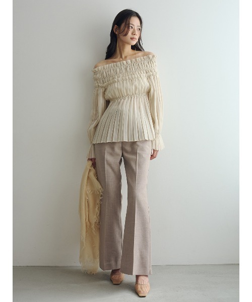 anuans（アニュアンス）の「オフショルダープリーツチュニック（シャツ/ブラウス・レディース・ライトベージュ/ブラック/カーキ系1・MEDIUM/SMALL）」の15枚目の写真