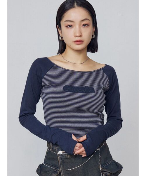 EMODA(エモダ)の「ロゴパッチクロップドロンT(Tシャツ/カットソー・レディース・ホワイト/ブラック/ブルー/ネイビー・FREE)」の12枚目の写真