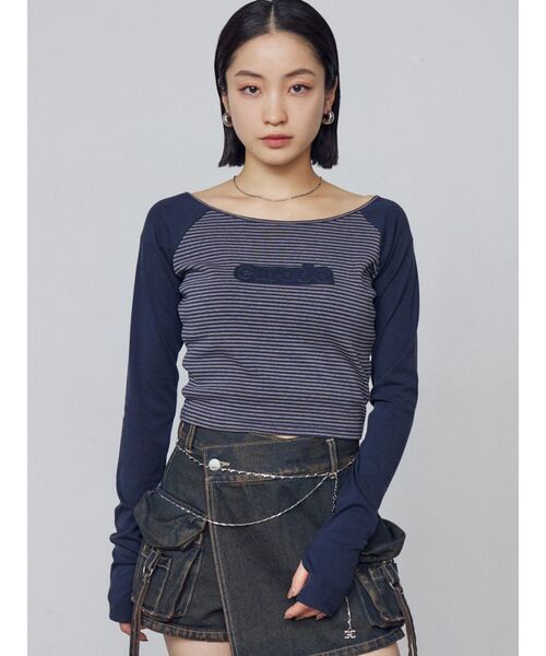 EMODA(エモダ)の「ロゴパッチクロップドロンT(Tシャツ/カットソー・レディース・ホワイト/ブラック/ブルー/ネイビー・FREE)」の13枚目の写真