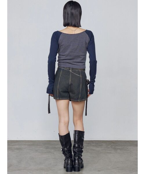 EMODA(エモダ)の「ロゴパッチクロップドロンT(Tシャツ/カットソー・レディース・ホワイト/ブラック/ブルー/ネイビー・FREE)」の17枚目の写真