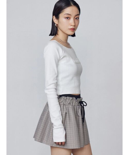 EMODA(エモダ)の「ロゴパッチクロップドロンT(Tシャツ/カットソー・レディース・ホワイト/ブラック/ブルー/ネイビー・FREE)」の19枚目の写真