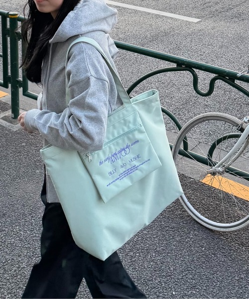 COLONY 2139（コロニートゥーワンスリーナイン）の「【LEI企画】撥水アウトポケットトートバッグ（ショルダーバッグ・レディース・ブラック/ブルー/ホワイト/ミント・FREE）」の4枚目の写真