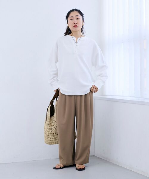 le.coeur blanc（ルクールブラン）の「サーマル裾ラウンドプルオーバー（Tシャツ/カットソー・レディース・ダークグレー/ホワイト・38）」の7枚目の写真