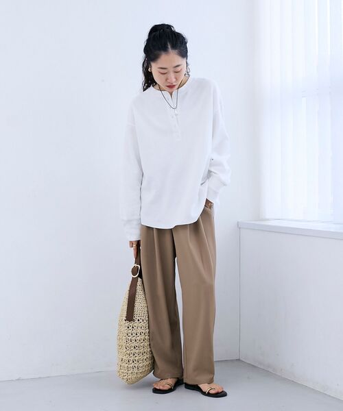 le.coeur blanc（ルクールブラン）の「サーマル裾ラウンドプルオーバー（Tシャツ/カットソー・レディース・ダークグレー/ホワイト・38）」の9枚目の写真