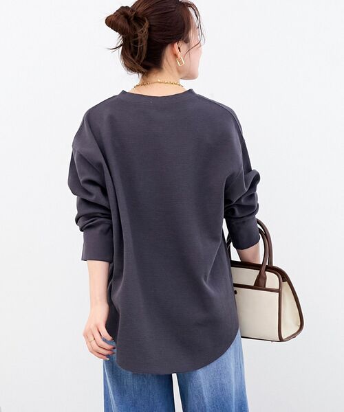 le.coeur blanc（ルクールブラン）の「サーマル裾ラウンドプルオーバー（Tシャツ/カットソー・レディース・ダークグレー/ホワイト・38）」の15枚目の写真