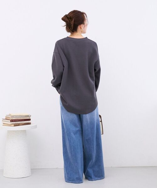 le.coeur blanc（ルクールブラン）の「サーマル裾ラウンドプルオーバー（Tシャツ/カットソー・レディース・ダークグレー/ホワイト・38）」の21枚目の写真