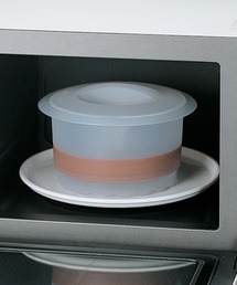 DELISH KITCHEN（デリッシュキッチン）の「デリッシュキッチン レンジでかんたん!シフォン風スポンジケーキ型18cm（キッチンツール）」