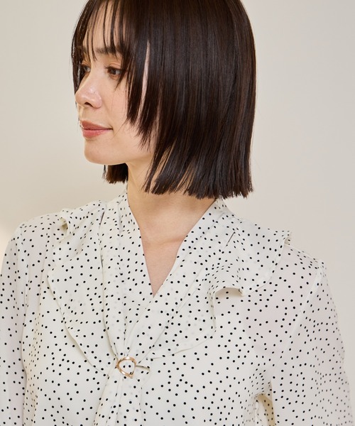 ketty(ケティ)の「デシンVネックフリルドットボウタイブラウス≪手洗い可能≫(シャツ/ブラウス・レディース・ホワイト系その他/ブラック系その他・M)」の14枚目の写真