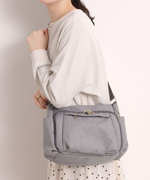 ITS'DEMO（イッツデモ）の「【10ポケット】ガバッとショルダー（ショルダーバッグ・レディース・ベビーピンク/グレー系3・00）」の2枚目の写真