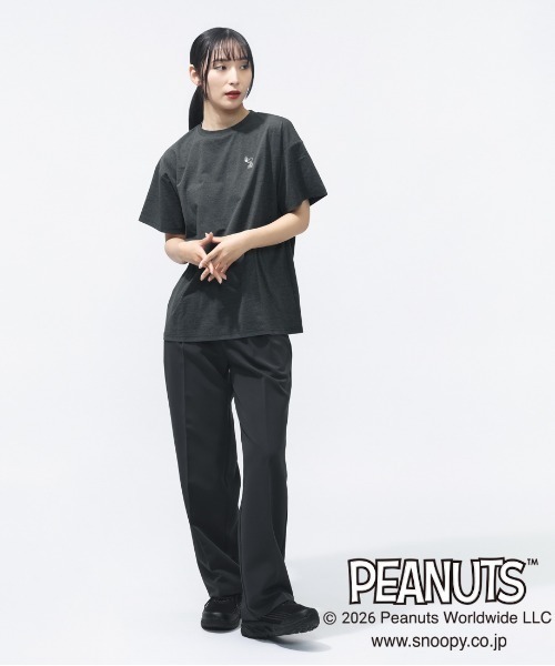 PEANUTS(ピーナッツ)の「ピーナッツ UVカットドライグラフィックTシャツ フレンズ(Tシャツ/カットソー・レディース・ホワイト/チャコールグレー・S/M/L/XL)」の6枚目の写真