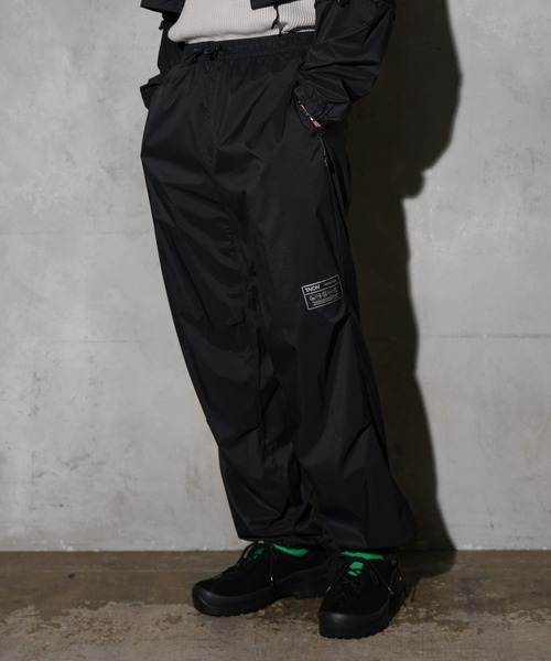 TAION(タイオン)の「TAION / タイオン BASIC SPORTS LIGHT PANTS (TAION-131PTTWBS) ライトナイロン ロングパンツ(その他パンツ・メンズ・ブラック・MEDIUM/LARGE/X-LARGE)」の2枚目の写真