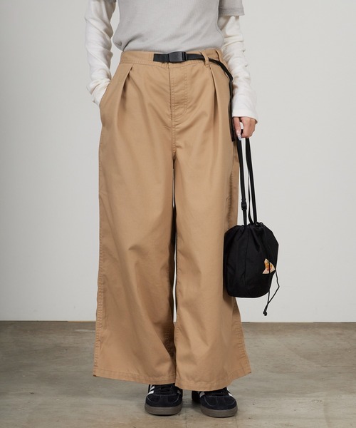 Gramicci(グラミチ)の「Gramicci/グラミチ T/C TWILL BAGGY PANT バギーパンツ ワイドパンツ フロントタック ベルト内蔵 秋 秋服 2026年秋冬(チノパンツ・レディース・チャコールグレー/アイボリー/ブラック/ベージュ・M/L/S)」の16枚目の写真