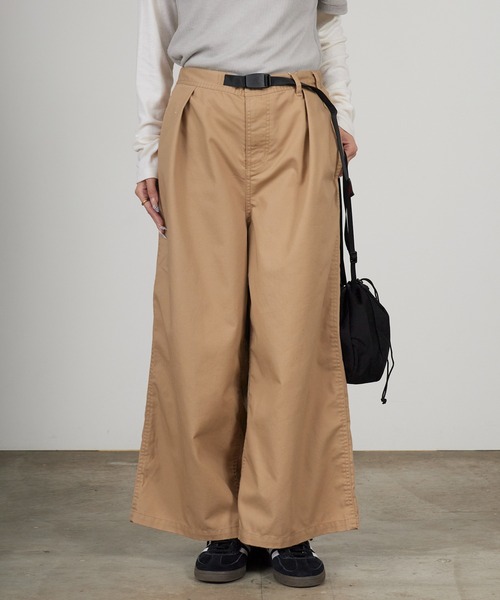 Gramicci(グラミチ)の「Gramicci/グラミチ T/C TWILL BAGGY PANT バギーパンツ ワイドパンツ フロントタック ベルト内蔵 秋 秋服 2026年秋冬(チノパンツ・レディース・チャコールグレー/アイボリー/ブラック/ベージュ・M/L/S)」の17枚目の写真