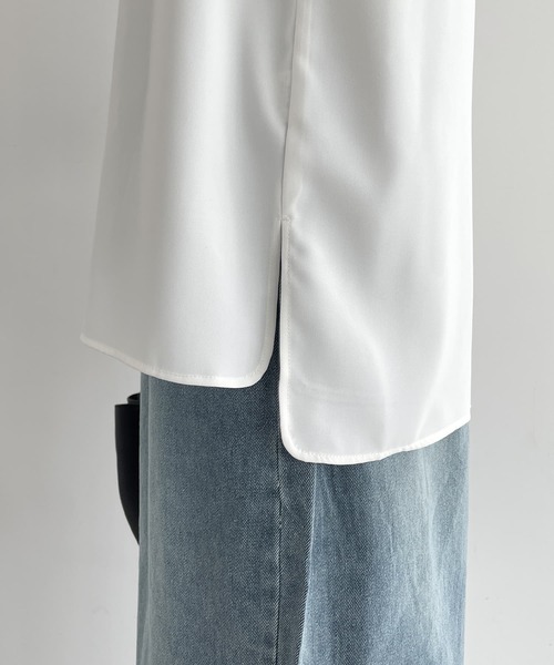 STYLE DELI（スタイルデリ）の「裾出しレイヤード用さらさらブラウス（シャツ/ブラウス・レディース・ホワイト・FREE）」の9枚目の写真