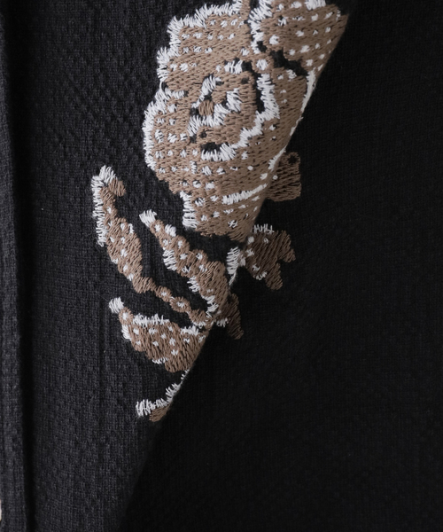 OBEY(オベイ)の「【OBEY / オベイ】 ROSES EMBELLISHED SS SHIRT(シャツ/ブラウス・レディース・ブラック・SMALL/MEDIUM)」の2枚目の写真