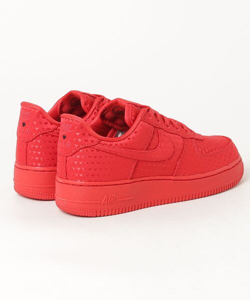 NIKE(ナイキ)の「AIR FORCE 1 RETRO(スニーカー・メンズ・レッド・27.5cm/27.0cm/26.5cm/26.0cm/24.0cm/28.0cm)」の2枚目の写真