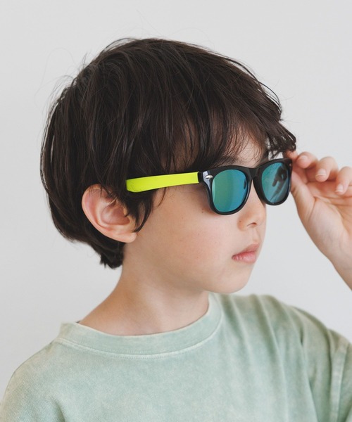 BAYFLOW（ベイフロー）の「[UVカット]ウェリントンサングラス(KIDS)（サングラス・キッズ・ブラック/イエロー/ブルー・FREE）」の3枚目の写真