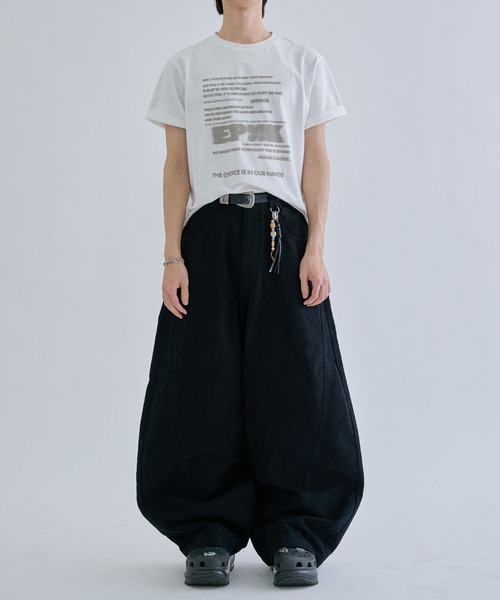 EPNK(イーピーエヌケー)の「Seamcurve cotton pants / シームカーブコットンパンツ(その他パンツ・メンズ・カーキ/ブラック/ブラウン・SMALL/MEDIUM/LARGE)」の20枚目の写真
