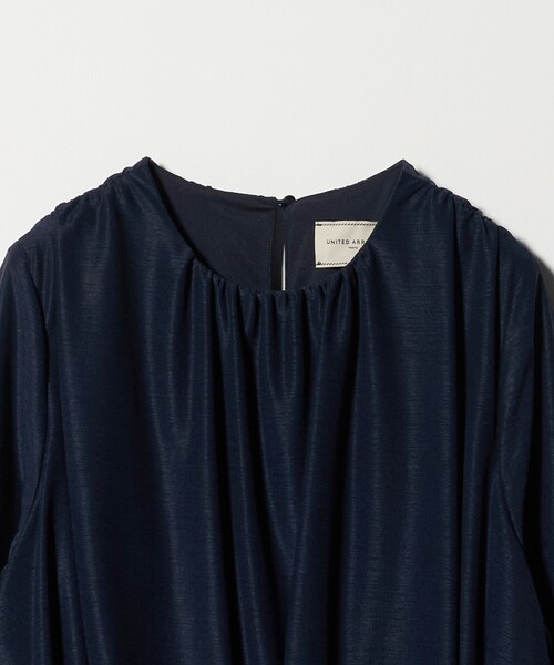 UNITED ARROWS(ユナイテッドアローズ)の「ギャザー ドレープ ワンピース ‐ウォッシャブル‐(ワンピース・レディース・その他1/ネイビー・36/38)」の9枚目の写真