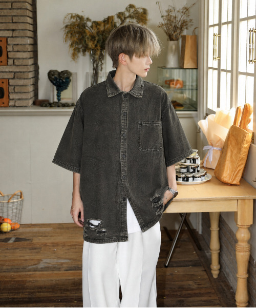 neos(ネオス)の「【neos】ピグメント加工 ダメージ デニムシャツ 半袖 メンズ レディース ビッグシルエット オーバーサイズ ヴィンテージライク ケミカルウォッシュ(シャツ/ブラウス・メンズ・パープル/ブラウン/ブラック/ブルー・X-LARGE/LARGE/MEDIUM)」の15枚目の写真