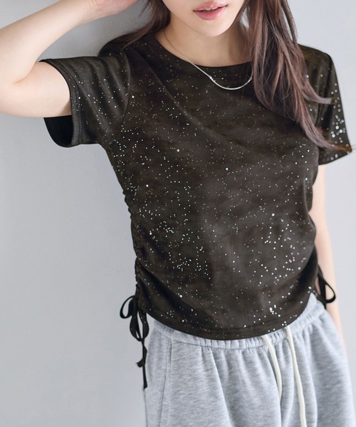 CHAN ME(チャンミ)の「ショート丈ラメプリントギャザーTシャツ(Tシャツ/カットソー・レディース・グレー/ブラック/ホワイト・MEDIUM/LARGE/X-LARGE)」の2枚目の写真