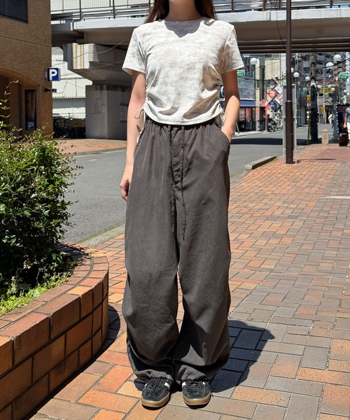 CHAN ME(チャンミ)の「ショート丈ラメプリントギャザーTシャツ(Tシャツ/カットソー・レディース・グレー/ブラック/ホワイト・MEDIUM/LARGE/X-LARGE)」の4枚目の写真