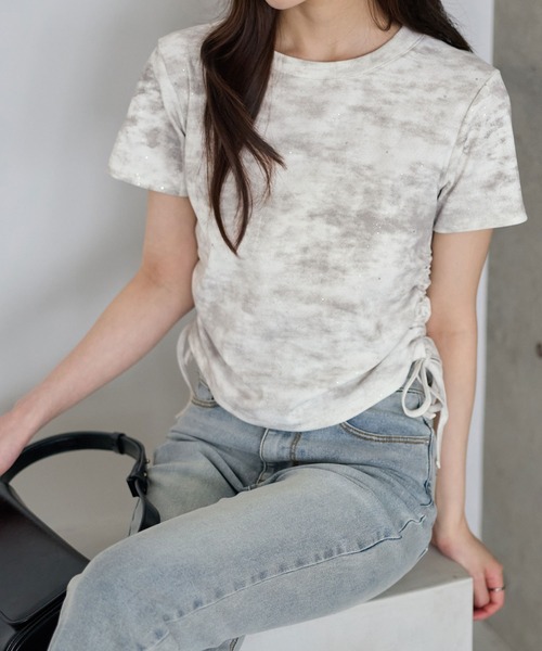CHAN ME(チャンミ)の「ショート丈ラメプリントギャザーTシャツ(Tシャツ/カットソー・レディース・グレー/ブラック/ホワイト・MEDIUM/LARGE/X-LARGE)」の15枚目の写真